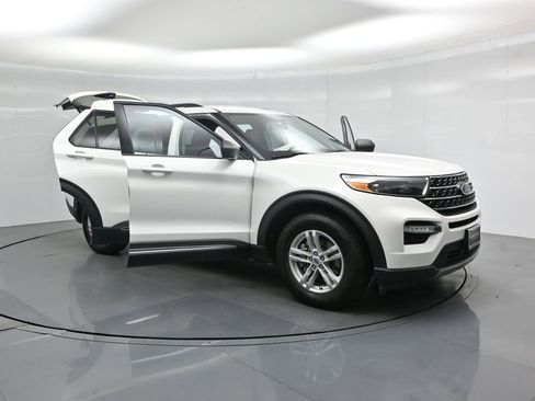 Certified 2021 Ford Explorer XLT image 33
