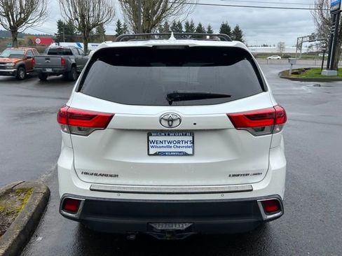Used 2017 Toyota Highlander Limited Platinum image 6