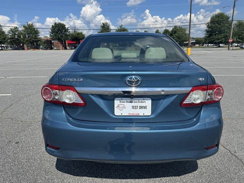 Used 2013 Toyota Corolla LE FWD image 12