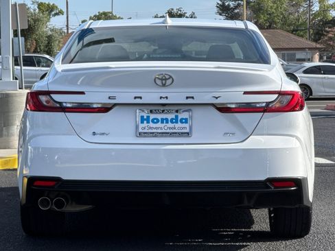 Used 2025 Toyota Camry SE FWD image 10