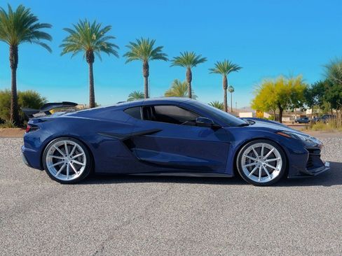 Used 2025 Chevrolet Corvette Z06 w/ Z07 Performance Package image 6