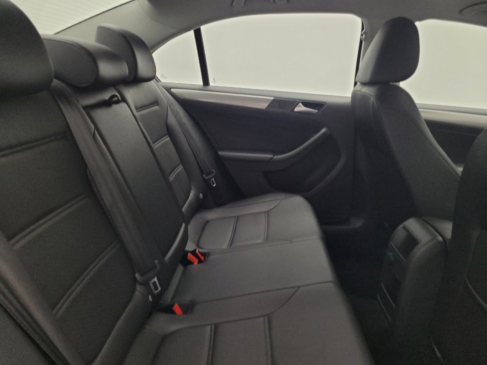 Used 2017 Volkswagen Jetta SE FWD image 19