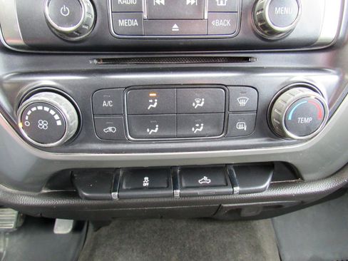 Used 2018 Chevrolet Silverado 1500 LT AWD/4WD image 17