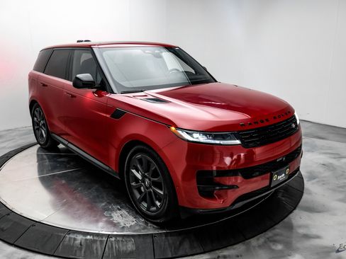 Used 2024 Land Rover Range Rover Sport SE image 18