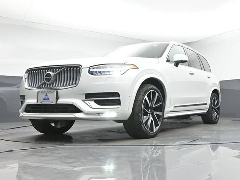Used 2024 Volvo XC90 B6 Ultimate w/ Protection Package AWD/4WD image 12