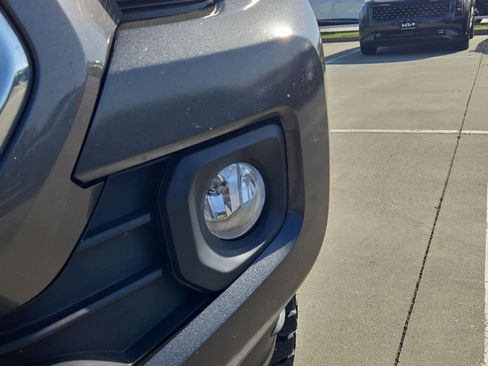 Used 2022 Toyota Tacoma SR5 image 10