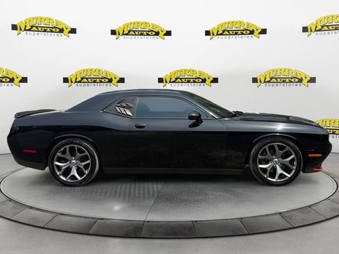 Used 2017 Dodge Challenger SXT RWD image 6