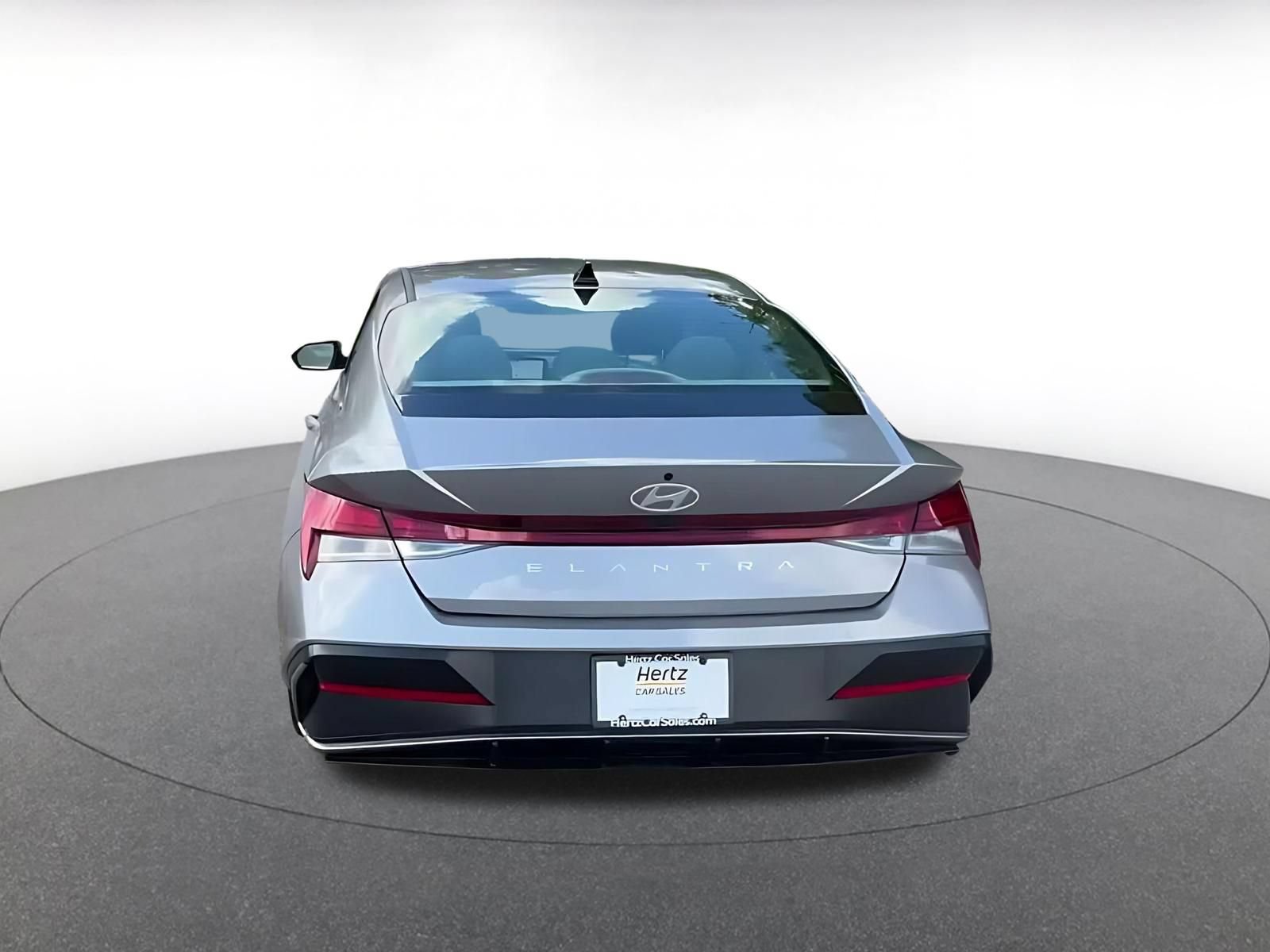 Used 2025 Hyundai Elantra SEL FWD image 12
