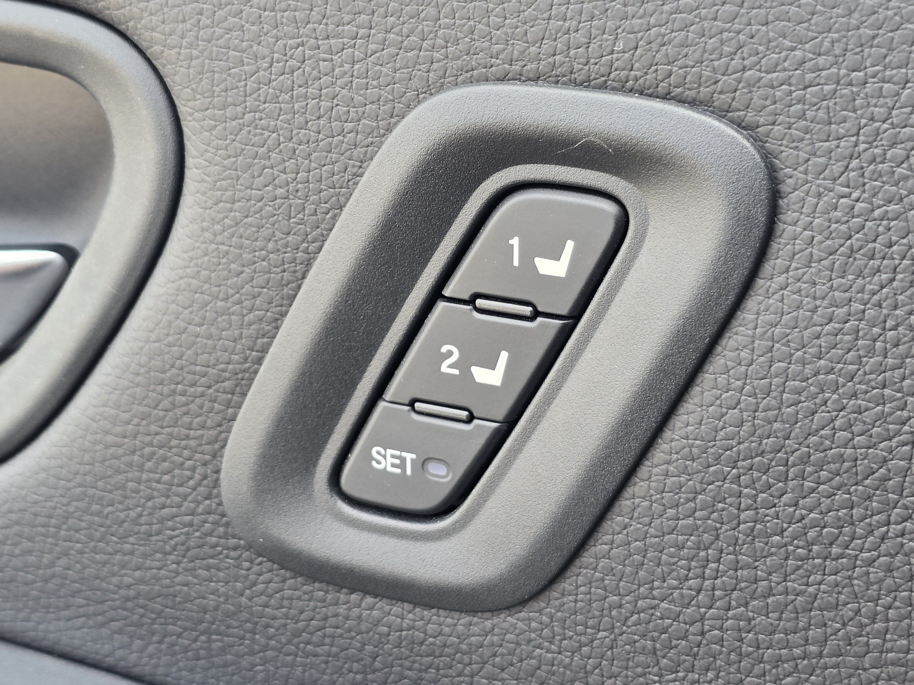 Used 2023 Honda Pilot EX-L image 17