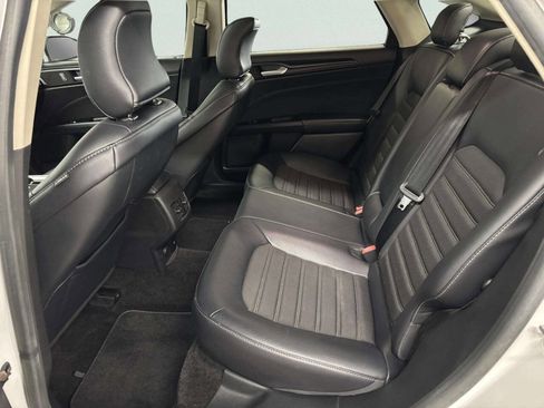 Used 2018 Ford Fusion SE w/ Equipment Group 601A image 14