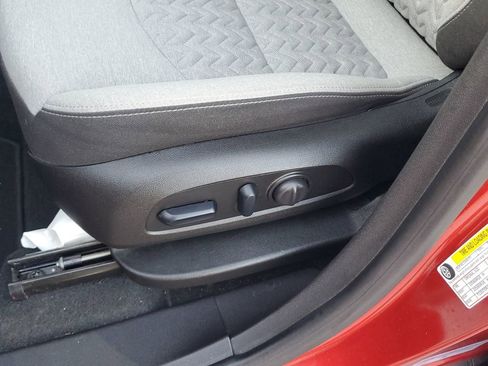 Used 2024 Chevrolet Equinox LT image 27