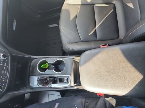 Used 2020 Chevrolet Equinox LT w/ Sport Edition FWD image 31