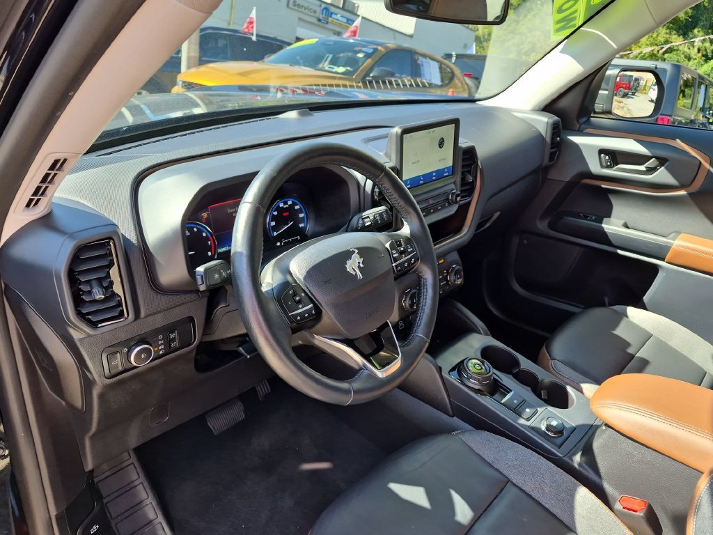Used 2023 Ford Bronco Sport Outer Banks AWD/4WD image 13