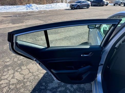 Used 2022 Nissan Altima 2.5 SV w/ SV Premium Package image 16