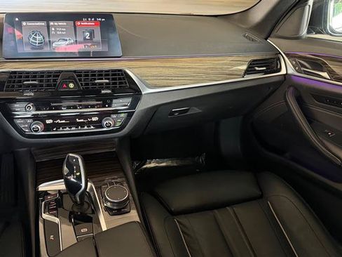 Used 2018 BMW 540i xDrive AWD/4WD image 17