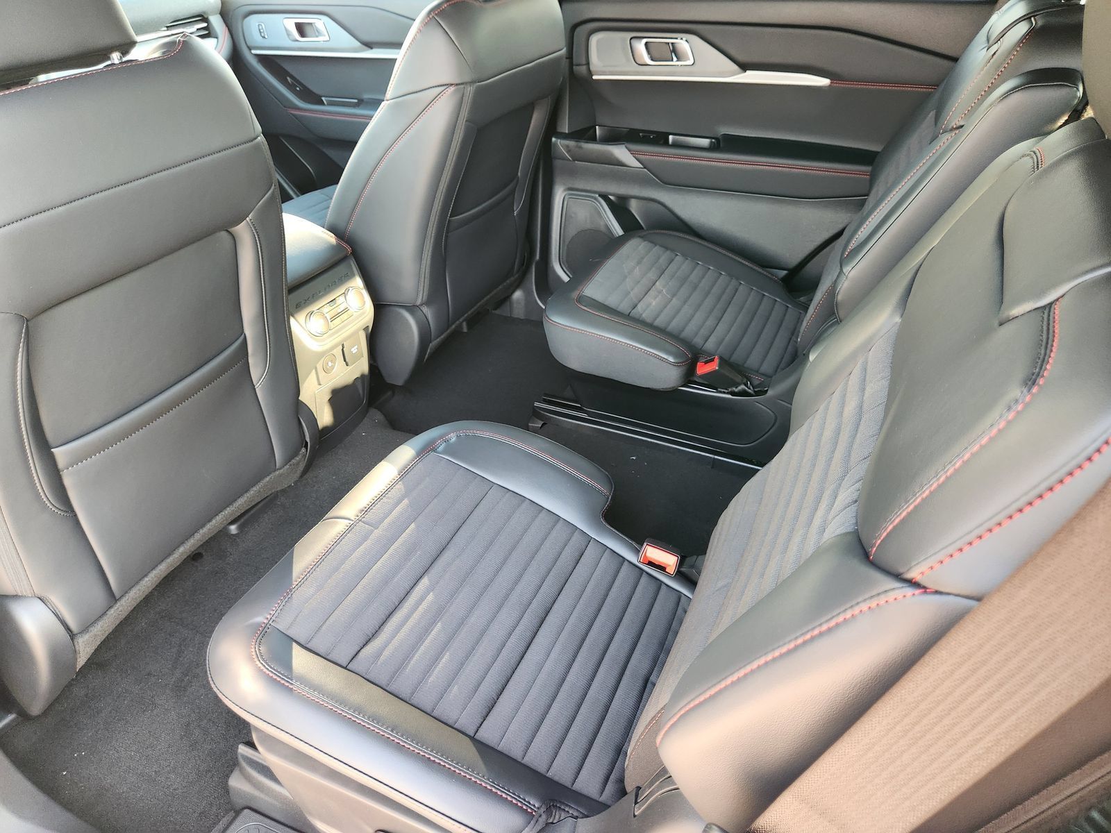 New 2027 Ford Explorer ST-Line w/ Premium Package RWD image 24