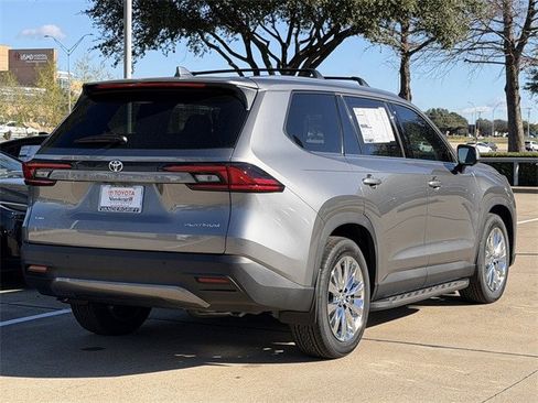 New 2026 Toyota Grand Highlander Platinum image 4