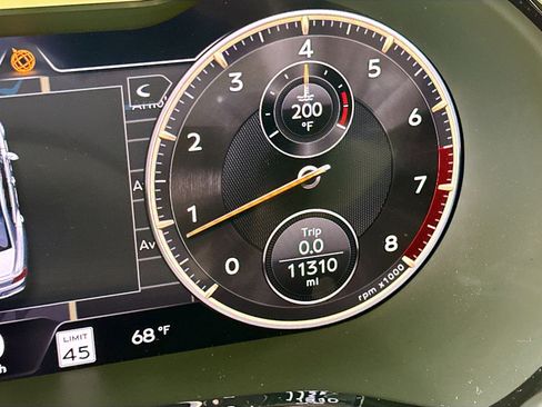 Certified 2022 Bentley Flying Spur V8 image 14