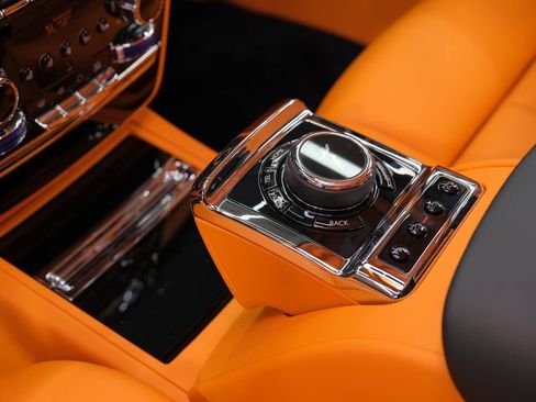 Used 2025 Rolls-Royce Phantom Sedan image 30