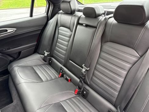 Used 2024 Alfa Romeo Giulia Veloce image 23