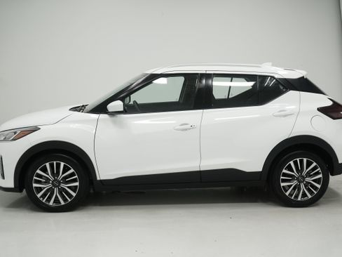 Used 2023 Nissan Kicks SV FWD image 7