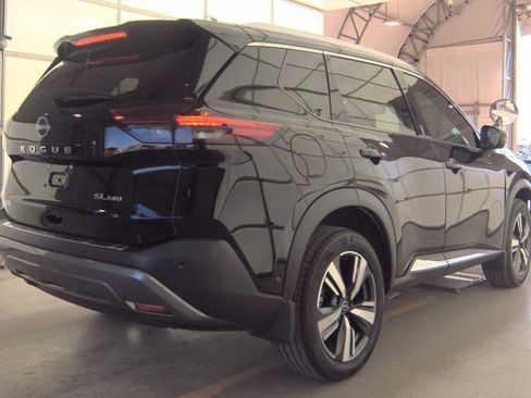 Used 2023 Nissan Rogue SL w/ SL Premium Package image 11