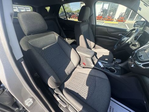 Used 2024 Chevrolet Equinox LT FWD image 25