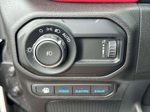 Used 2023 Jeep Wrangler Unlimited Rubicon 4xe AWD/4WD image 18