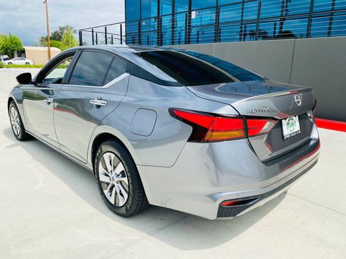 Used 2023 Nissan Altima 2.5 S image 2