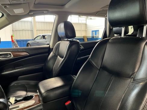 Used 2017 Nissan Pathfinder Platinum w/ Midnight Edition Package FWD image 23