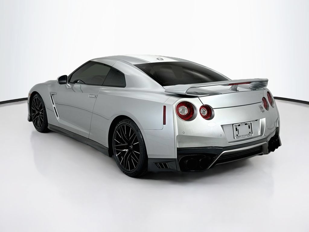 Used 2020 Nissan GT-R Premium AWD/4WD image 7