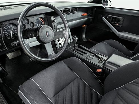 Used 1987 Chevrolet Camaro Z28 RWD image 16