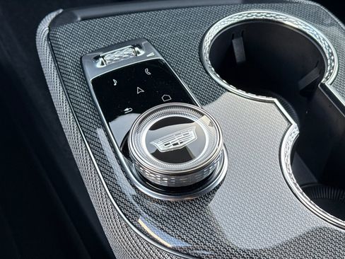 Certified 2025 Cadillac Optiq Sport 2 image 29