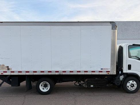 Used 2023 Isuzu NPR image 4