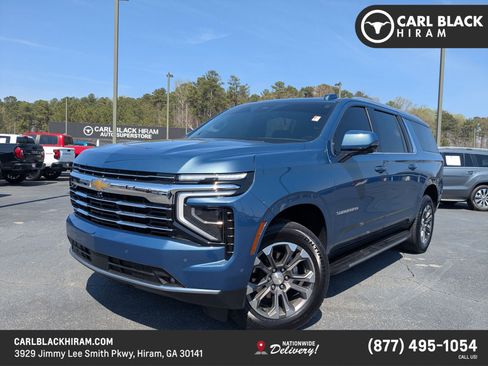 Used 2025 Chevrolet Suburban LT w/ Comfort Package image 1