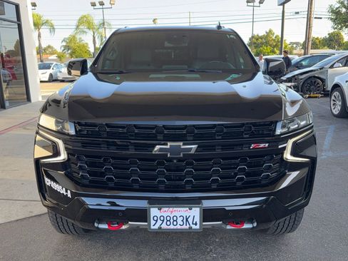Used 2023 Chevrolet Suburban Z71 w/ Luxury Package image 2