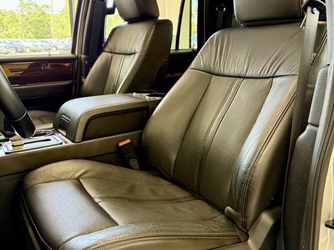 Used 2017 Lincoln Navigator L Reserve image 14