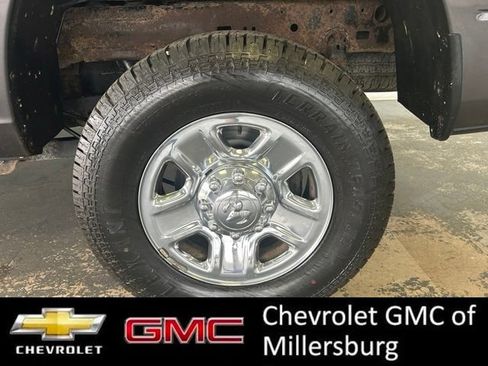 Used 2016 RAM 2500 Tradesman w/ Chrome Appearance Group AWD/4WD image 9