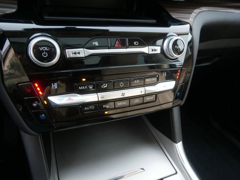 Used 2021 Ford Explorer Limited w/ Class III Trailer Tow Package image 25