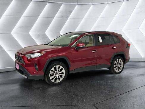Used 2019 Toyota RAV4 Limited image 3