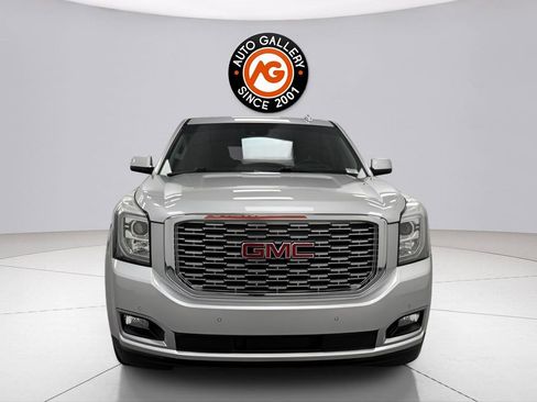 Used 2018 GMC Yukon Denali image 2