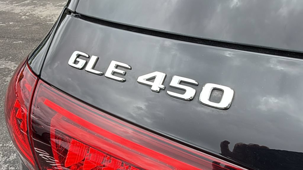 Used 2023 Mercedes-Benz GLE 450 4MATIC w/ AMG Line Exterior image 18