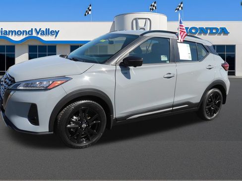 Used 2024 Nissan Kicks SR FWD image 3