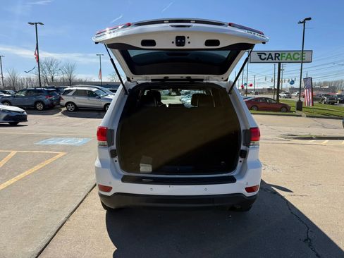 Used 2016 Jeep Grand Cherokee Laredo w/ Quick Order Package 23E image 12