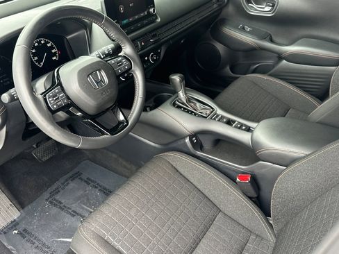 Used 2024 Honda HR-V Sport image 11
