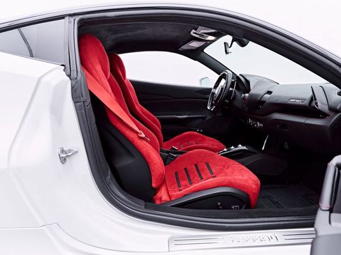 Used 2018 Ferrari 488 GTB RWD image 42