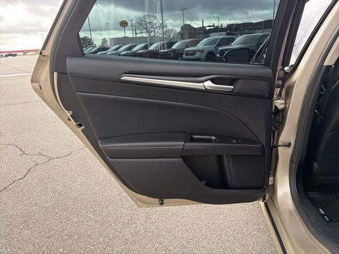 Used 2017 Ford Fusion Titanium FWD image 16