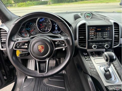 Used 2016 Porsche Cayenne GTS AWD/4WD image 15