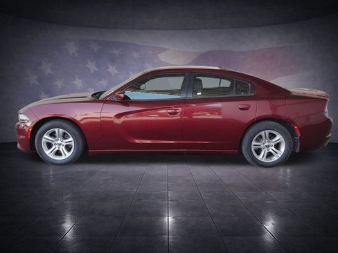 Used 2019 Dodge Charger SXT w/ Leather Interior Group RWD image 2