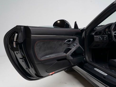 Used 2017 Porsche 911 Carrera GTS w/ GTS Interior Package RWD image 28